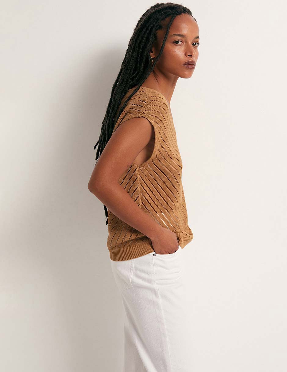 TOP CUELLO PICO CALADO